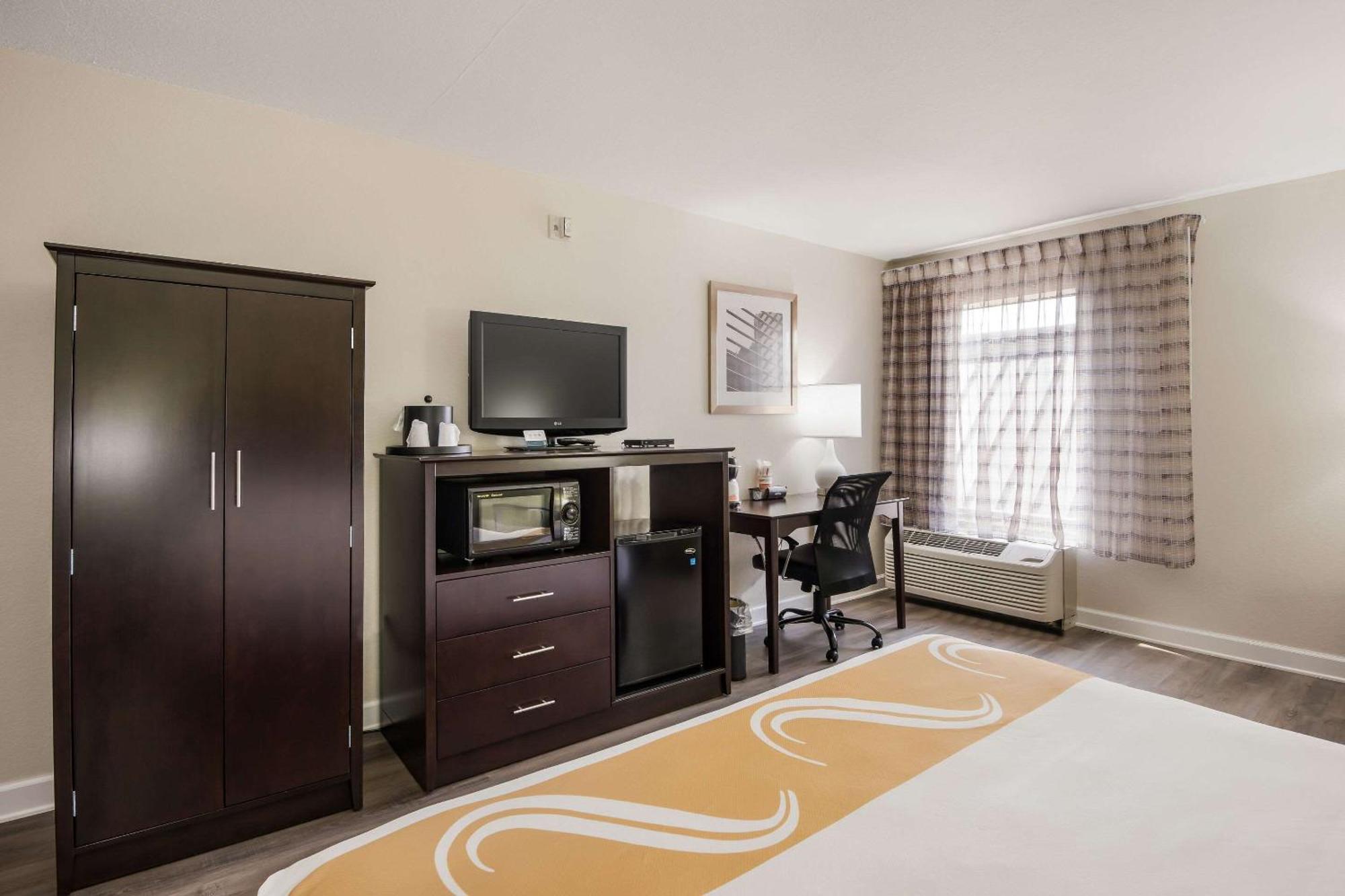 Quality Inn & Suites Quincy - Downtown Екстер'єр фото