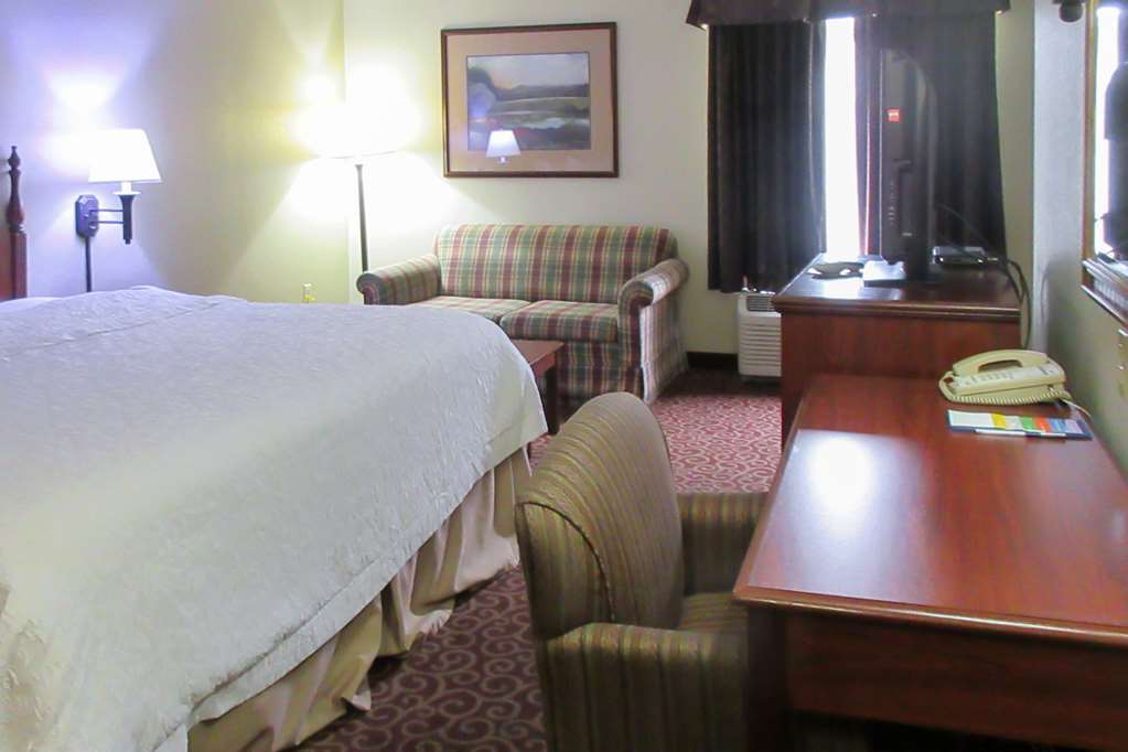 Quality Inn & Suites Quincy - Downtown Номер фото