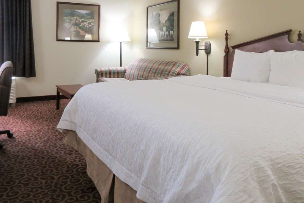 Quality Inn & Suites Quincy - Downtown Номер фото