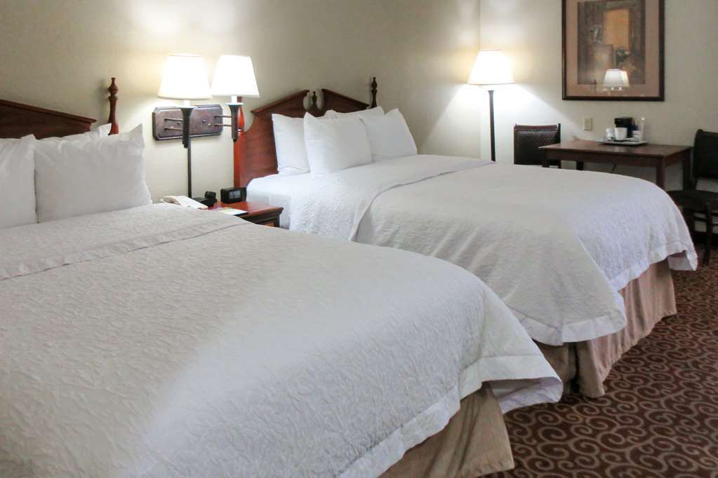 Quality Inn & Suites Quincy - Downtown Номер фото